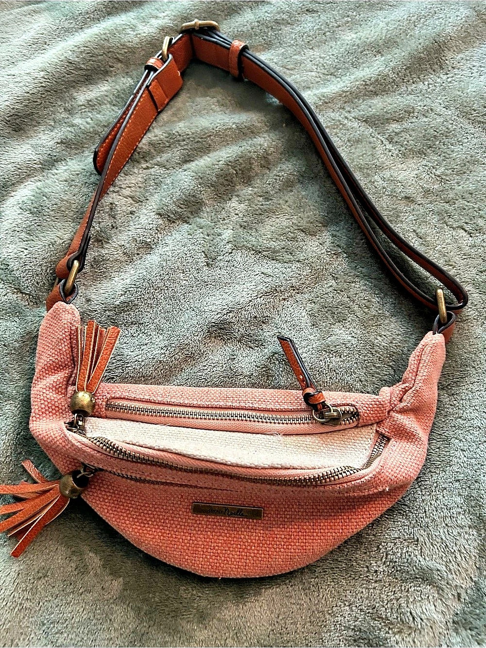 Simply Noelle Crossbody Bag in Pink-NWOT